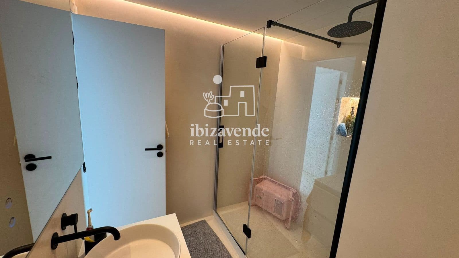 Appartement de 2 chambres à louer à Cala Llonga - 2 300 € (Ref: 10014105)