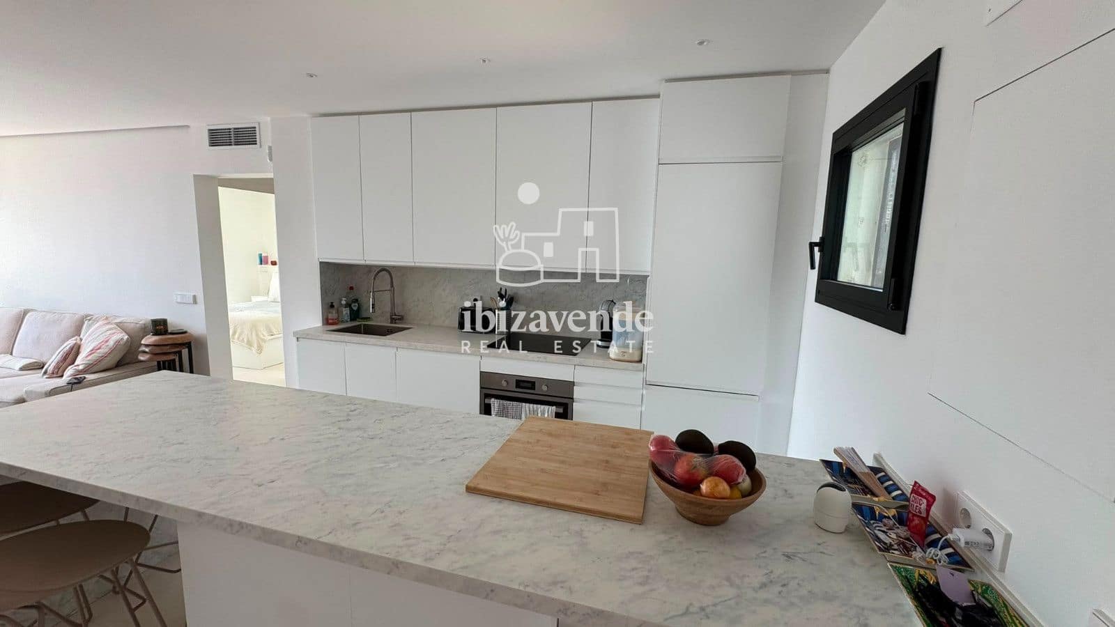 Appartement de 2 chambres à louer à Cala Llonga - 2 300 € (Ref: 10014105)