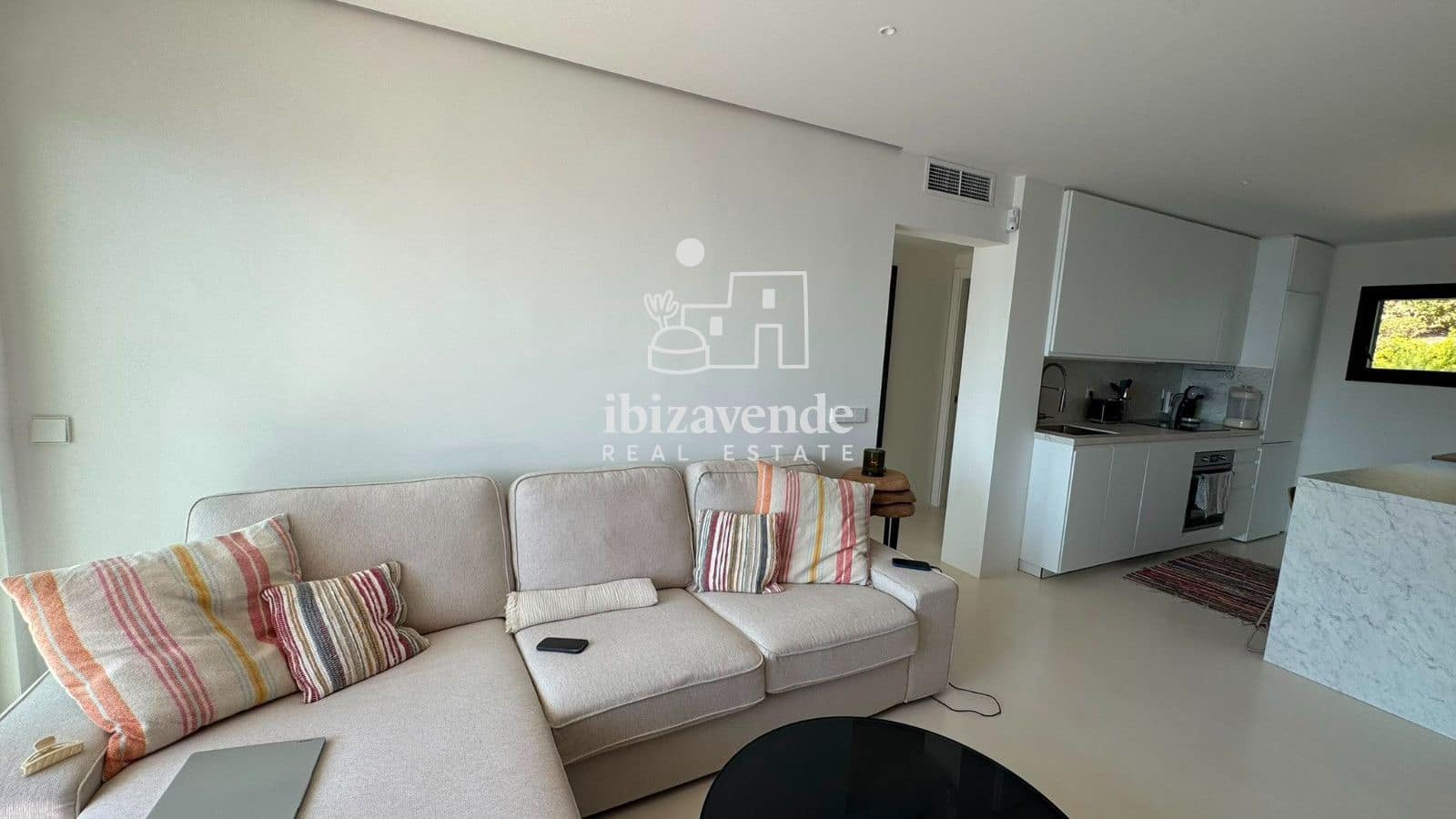 Appartement de 2 chambres à louer à Cala Llonga - 2 300 € (Ref: 10014105)