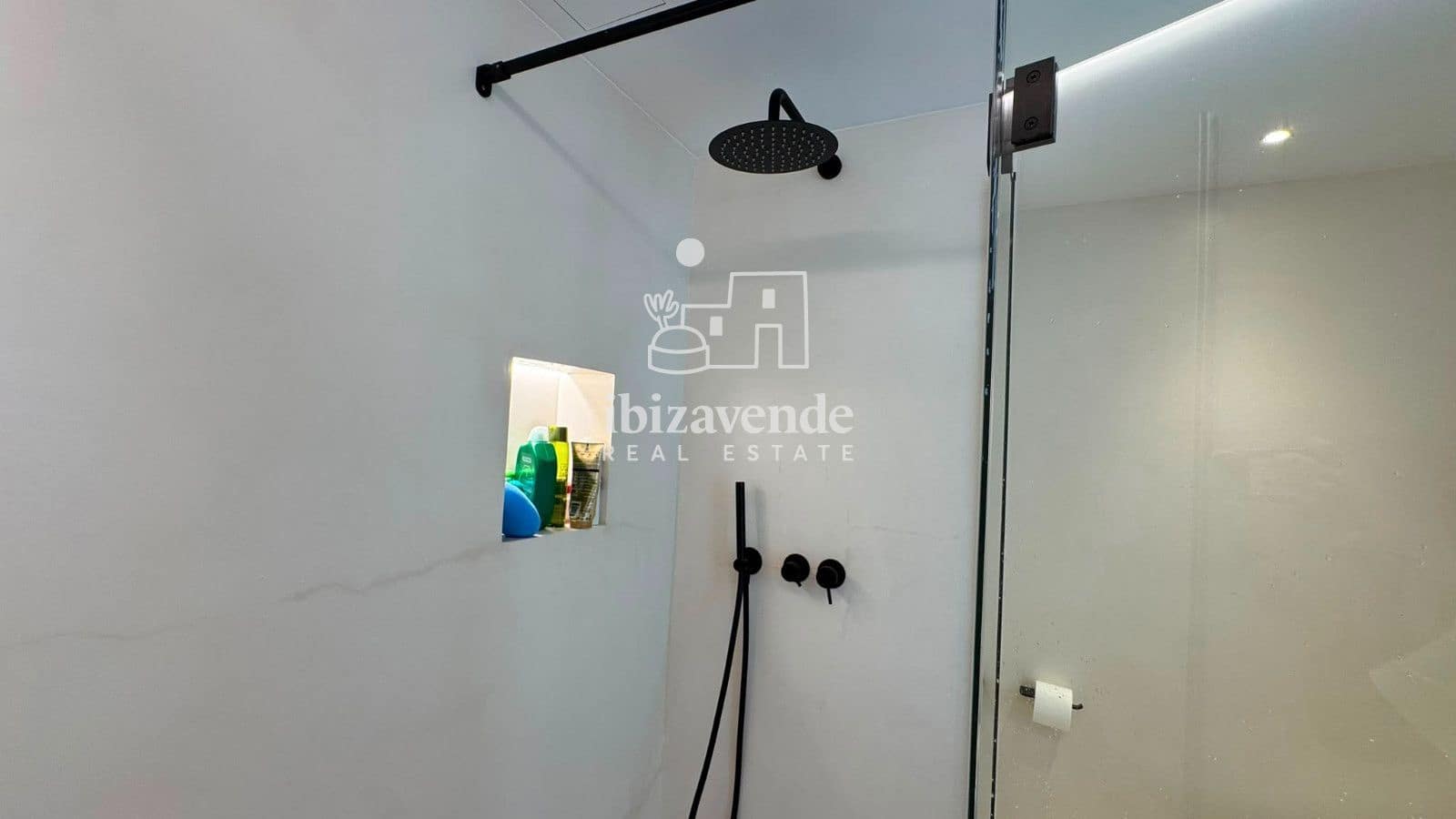 Appartement de 2 chambres à louer à Cala Llonga - 2 300 € (Ref: 10014105)