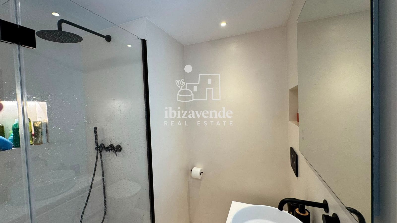 Appartement de 2 chambres à louer à Cala Llonga - 2 300 € (Ref: 10014105)