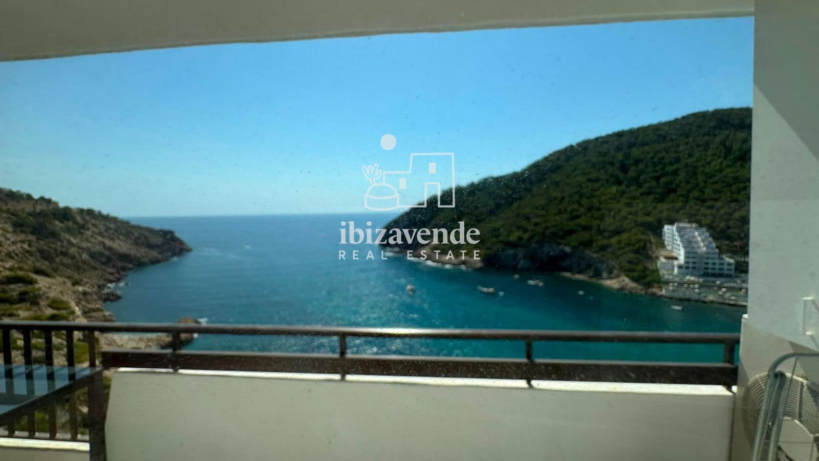 Appartement de 2 chambres à louer à Cala Llonga - 2 300 € (Ref: 10014105)