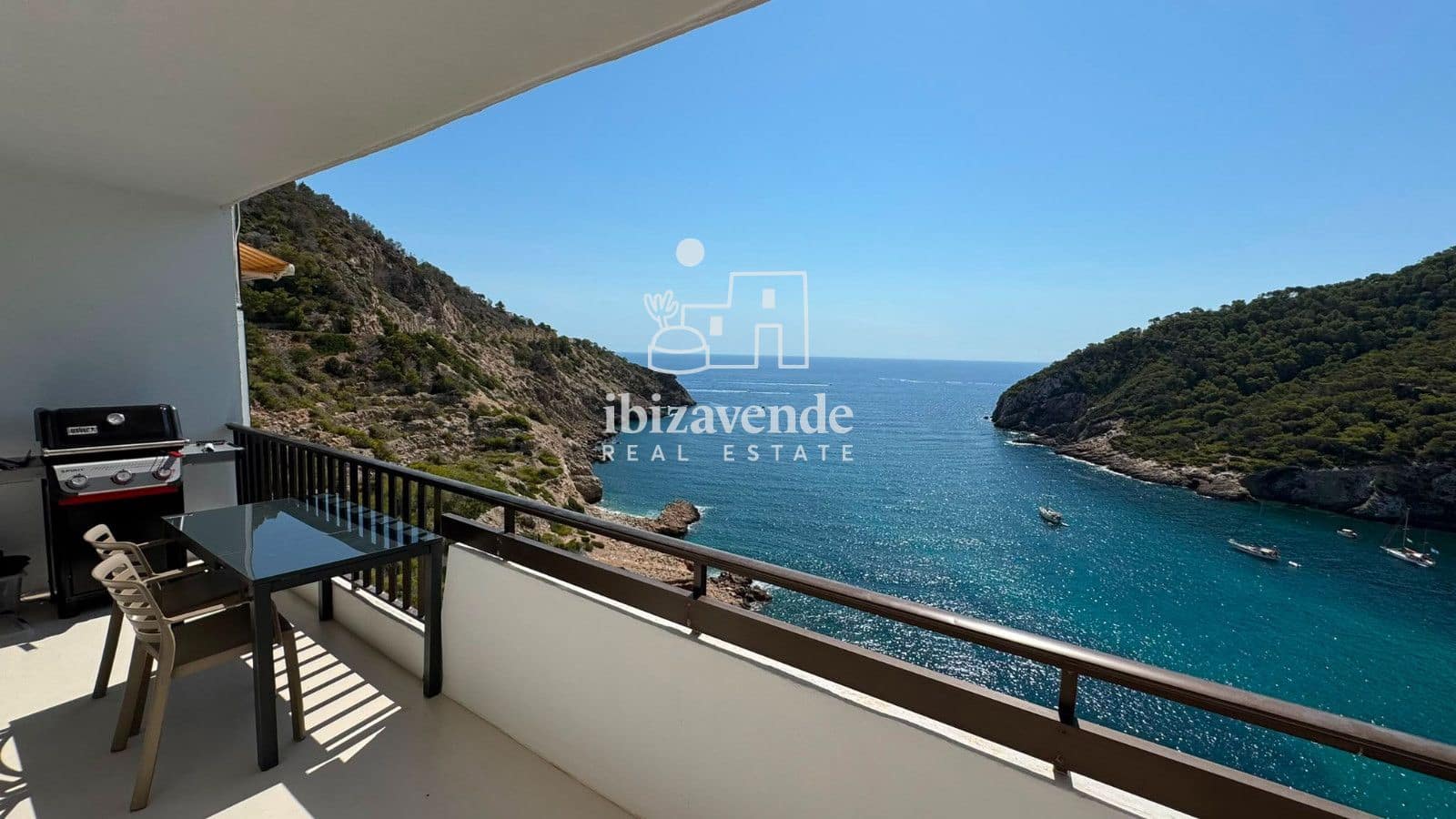 Appartement de 2 chambres à louer à Cala Llonga - 2 300 € (Ref: 10014105)