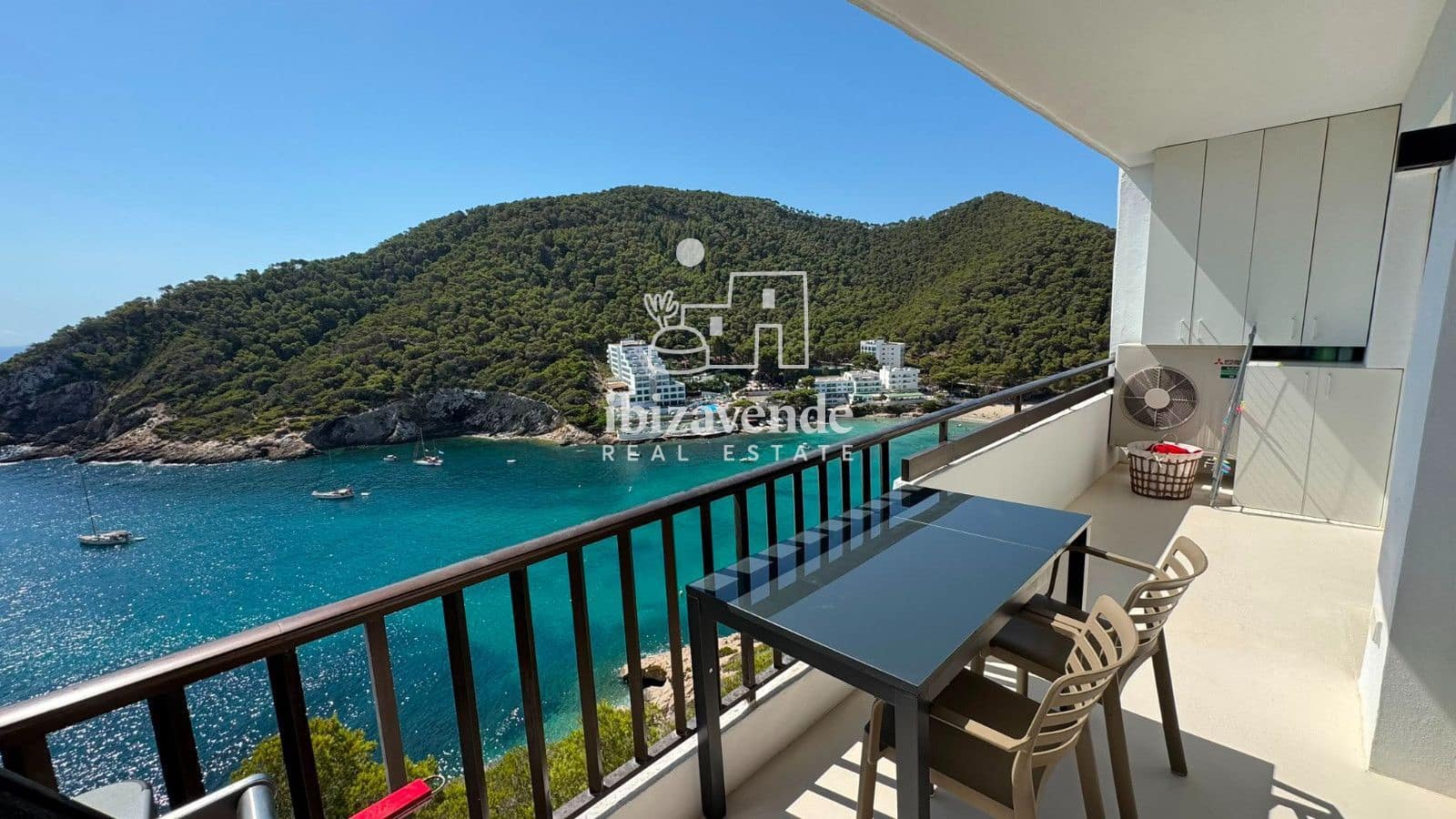 Appartement de 2 chambres à louer à Cala Llonga - 2 300 € (Ref: 10014105)