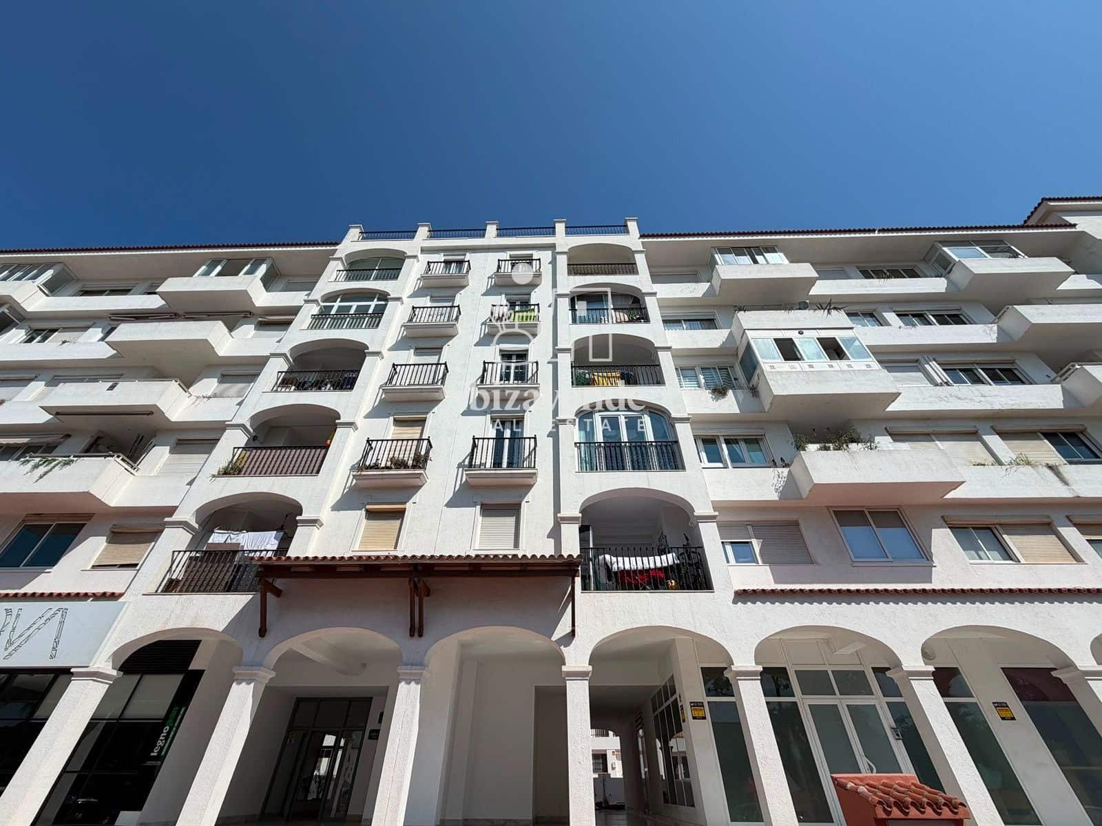 1 bedroom Flat for sale in Ibiza / Eivissa town with pool - € 399,000 (Ref: 10019340)