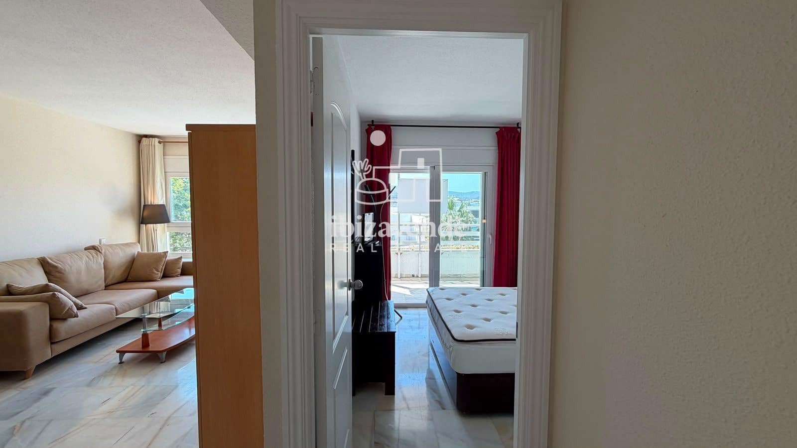 1 bedroom Flat for sale in Ibiza / Eivissa town with pool - € 399,000 (Ref: 10019340)