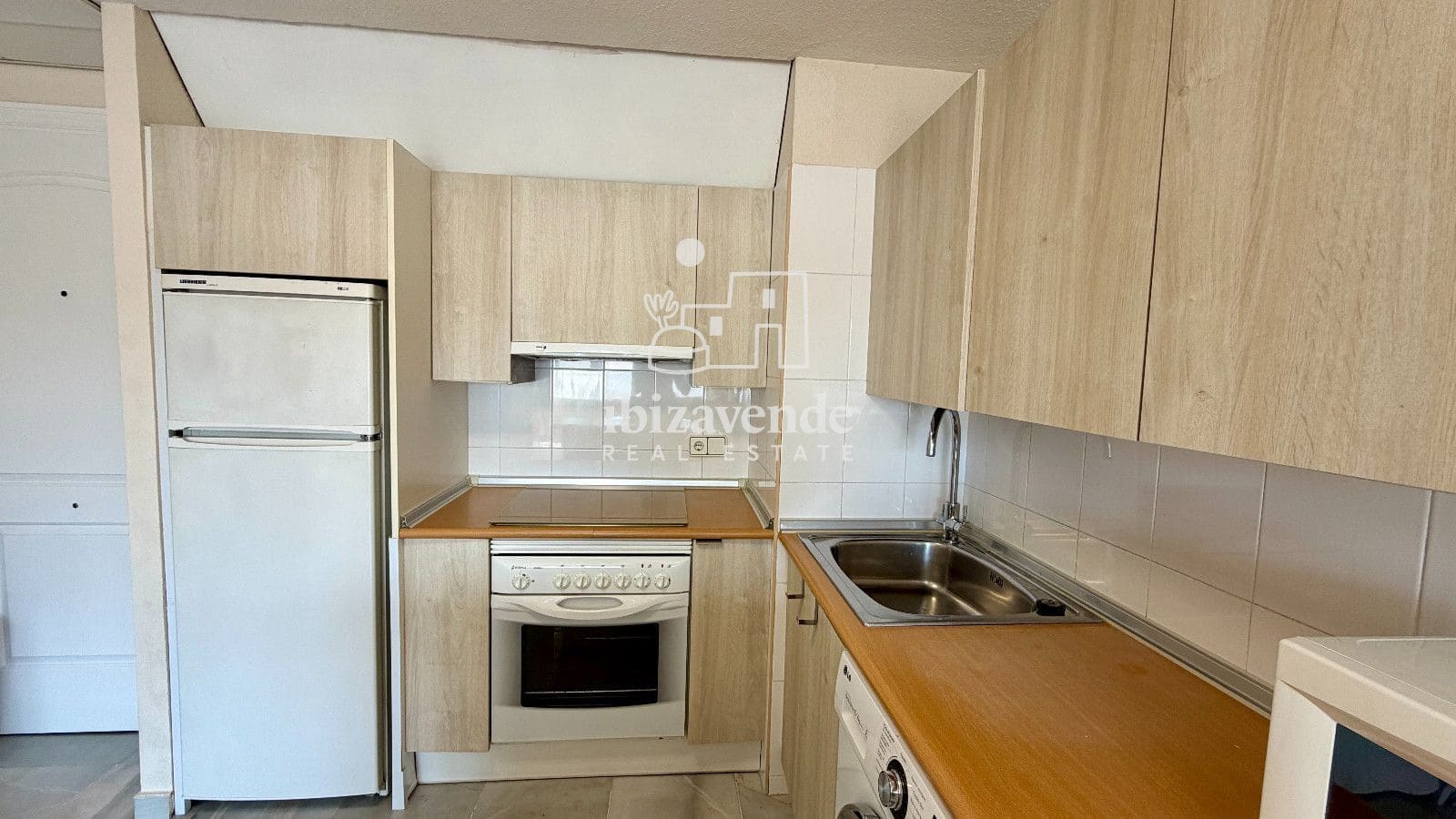 1 bedroom Flat for sale in Ibiza / Eivissa town with pool - € 399,000 (Ref: 10019340)