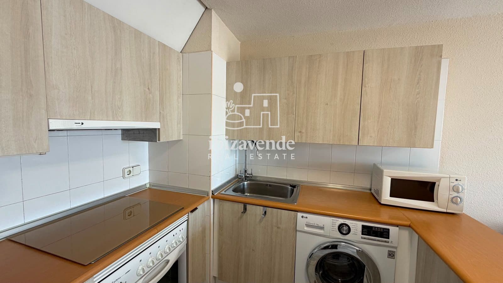 1 bedroom Flat for sale in Ibiza / Eivissa town with pool - € 399,000 (Ref: 10019340)