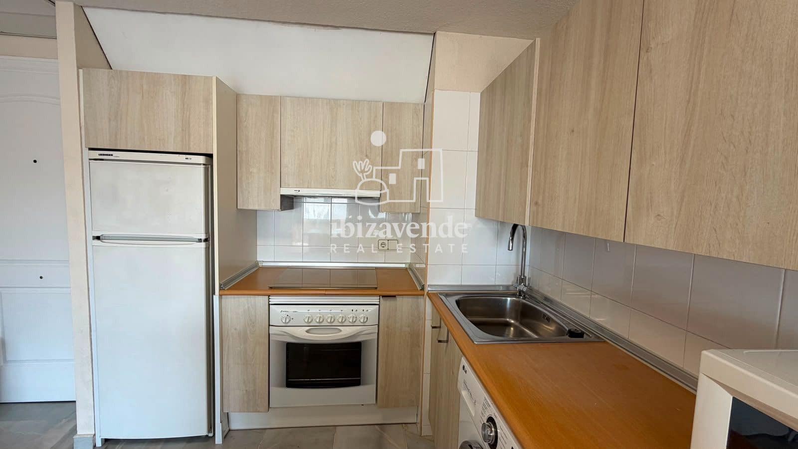 1 bedroom Flat for sale in Ibiza / Eivissa town with pool - € 399,000 (Ref: 10019340)