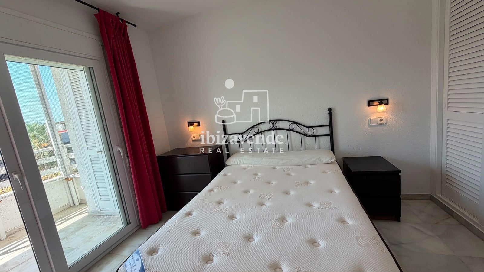 1 bedroom Flat for sale in Ibiza / Eivissa town with pool - € 399,000 (Ref: 10019340)