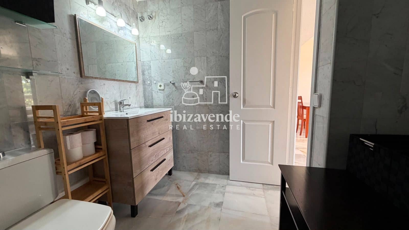 1 bedroom Flat for sale in Ibiza / Eivissa town with pool - € 399,000 (Ref: 10019340)