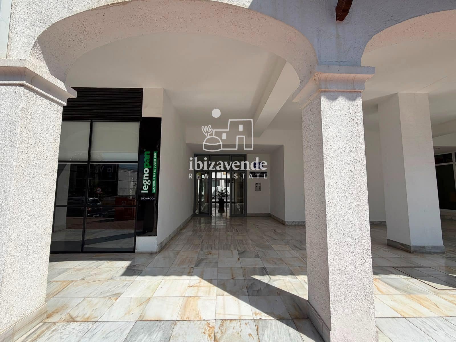 1 bedroom Flat for sale in Ibiza / Eivissa town with pool - € 399,000 (Ref: 10019340)