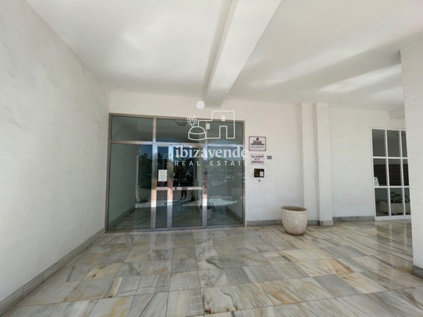 1 bedroom Flat for sale in Ibiza / Eivissa town with pool - € 399,000 (Ref: 10019340)