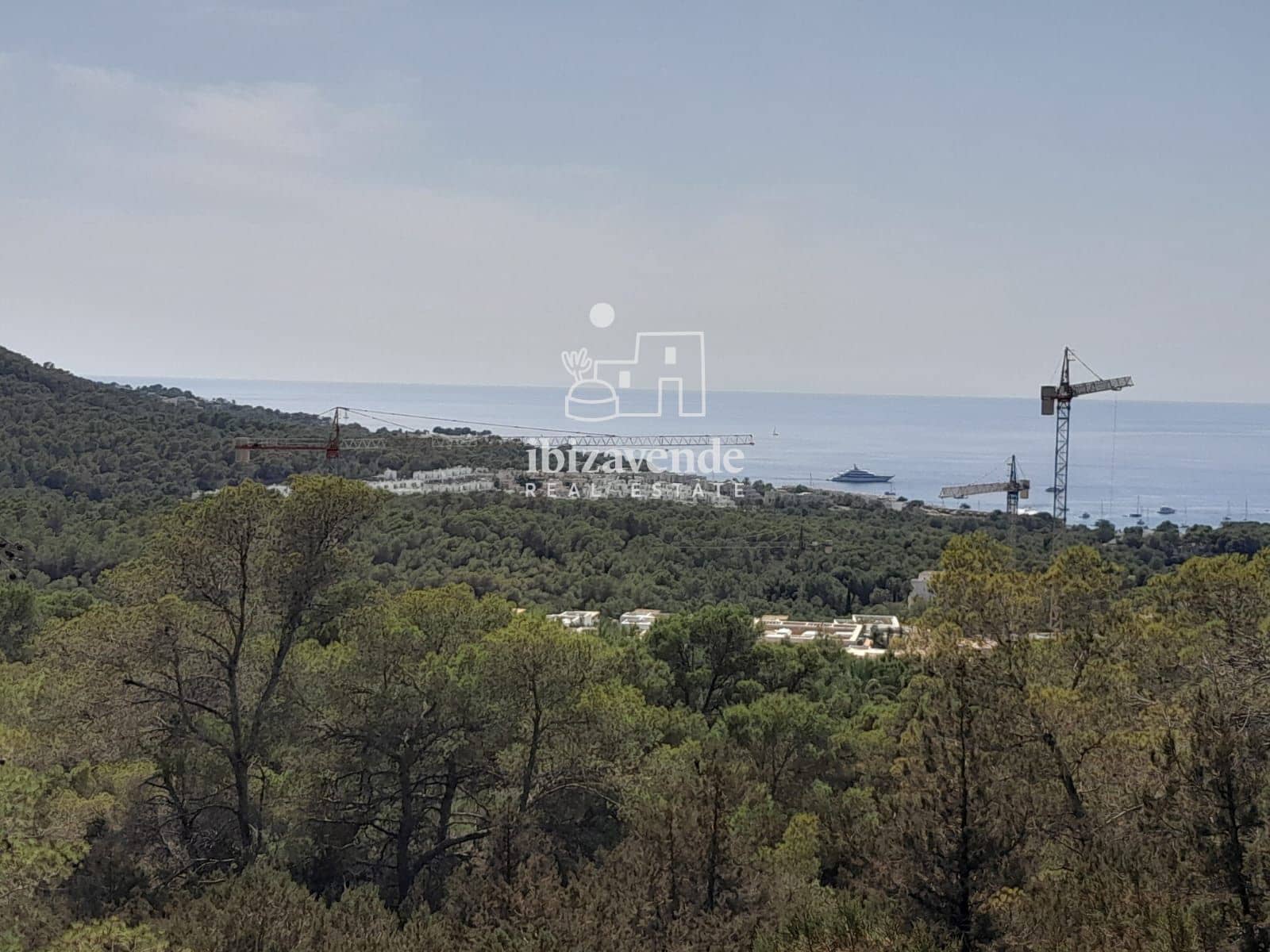 Byggegrund til salg i Cala Tarida - € 1.810.000 (Ref: 10021190)