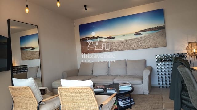 3 soveværelse Byhus til salg i Cala Llonga, Santa Eulalia / Santa Eularia med swimmingpool garage - € 895.000 (Ref: 10029732)