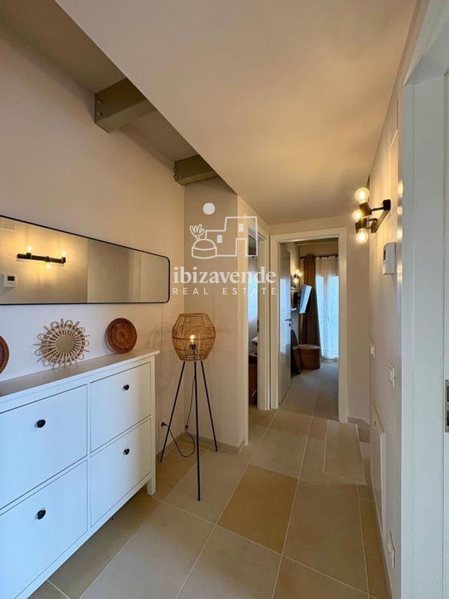 3 soveværelse Byhus til salg i Cala Llonga med swimmingpool garage - € 895.000 (Ref: 10029732)