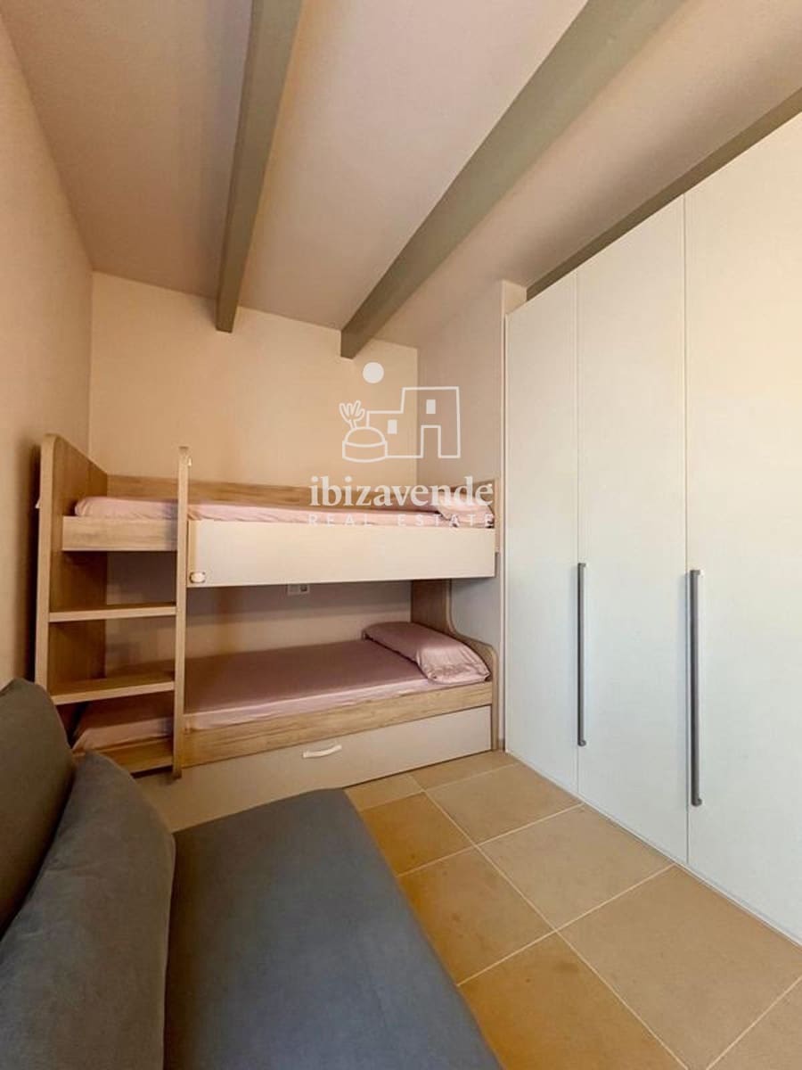 3 soveværelse Byhus til salg i Cala Llonga med swimmingpool garage - € 895.000 (Ref: 10029732)