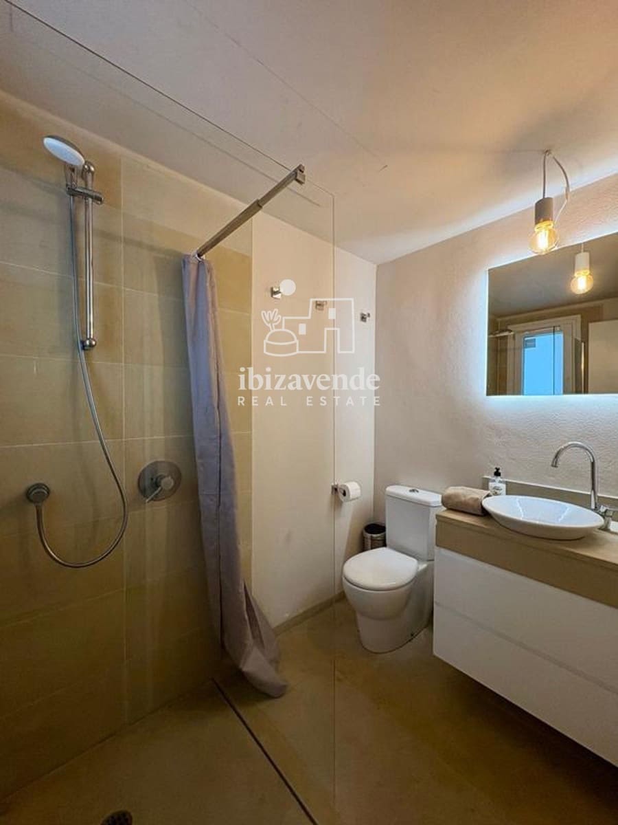 3 soveværelse Byhus til salg i Cala Llonga med swimmingpool garage - € 895.000 (Ref: 10029732)
