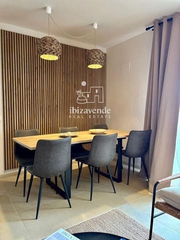 3 soveværelse Byhus til salg i Cala Llonga, Santa Eulalia / Santa Eularia med swimmingpool garage - € 895.000 (Ref: 10029732)