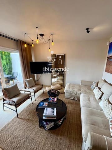 3 soveværelse Byhus til salg i Cala Llonga, Santa Eulalia / Santa Eularia med swimmingpool garage - € 895.000 (Ref: 10029732)