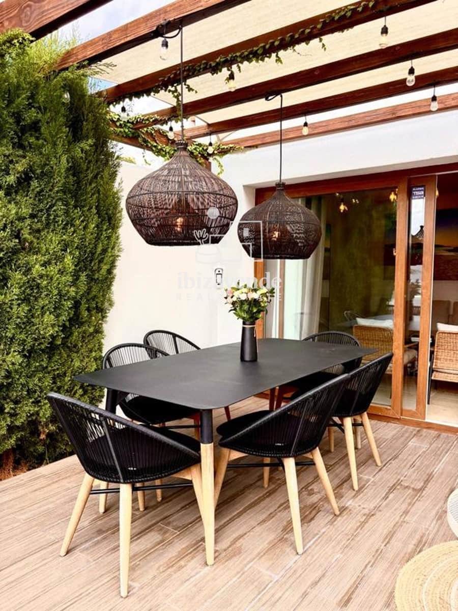 3 soveværelse Byhus til salg i Cala Llonga med swimmingpool garage - € 895.000 (Ref: 10029732)
