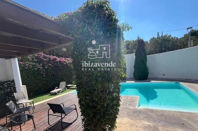 3 soveværelse Byhus til salg i Cala Llonga, Santa Eulalia / Santa Eularia med swimmingpool garage - € 895.000 (Ref: 10029732)