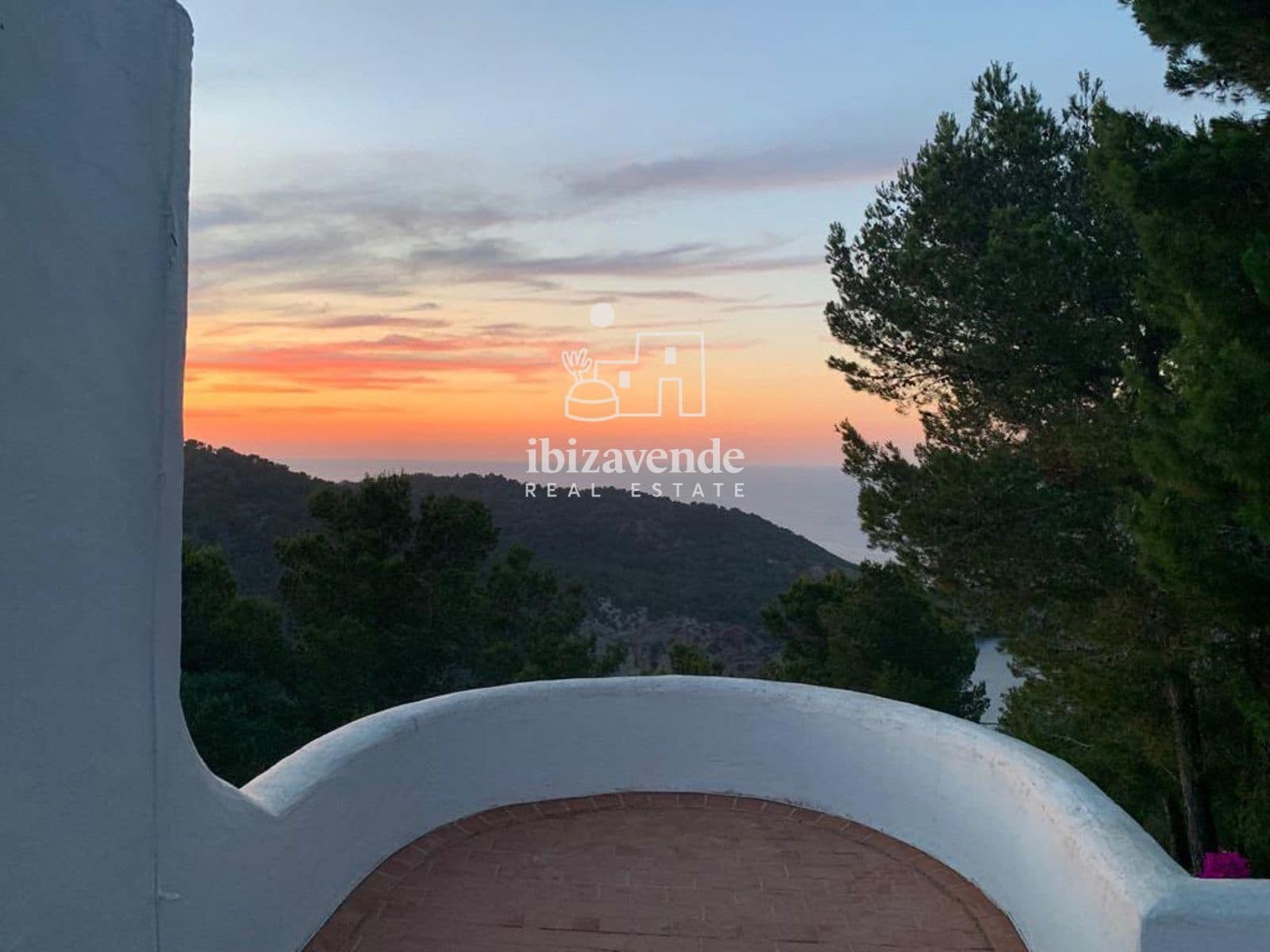 3 makuuhuone Huvila vuokrattavana paikassa Sant Joan de Labritja mukana uima-altaan 
autotalli - 5 600 € (Ref: 10029827)