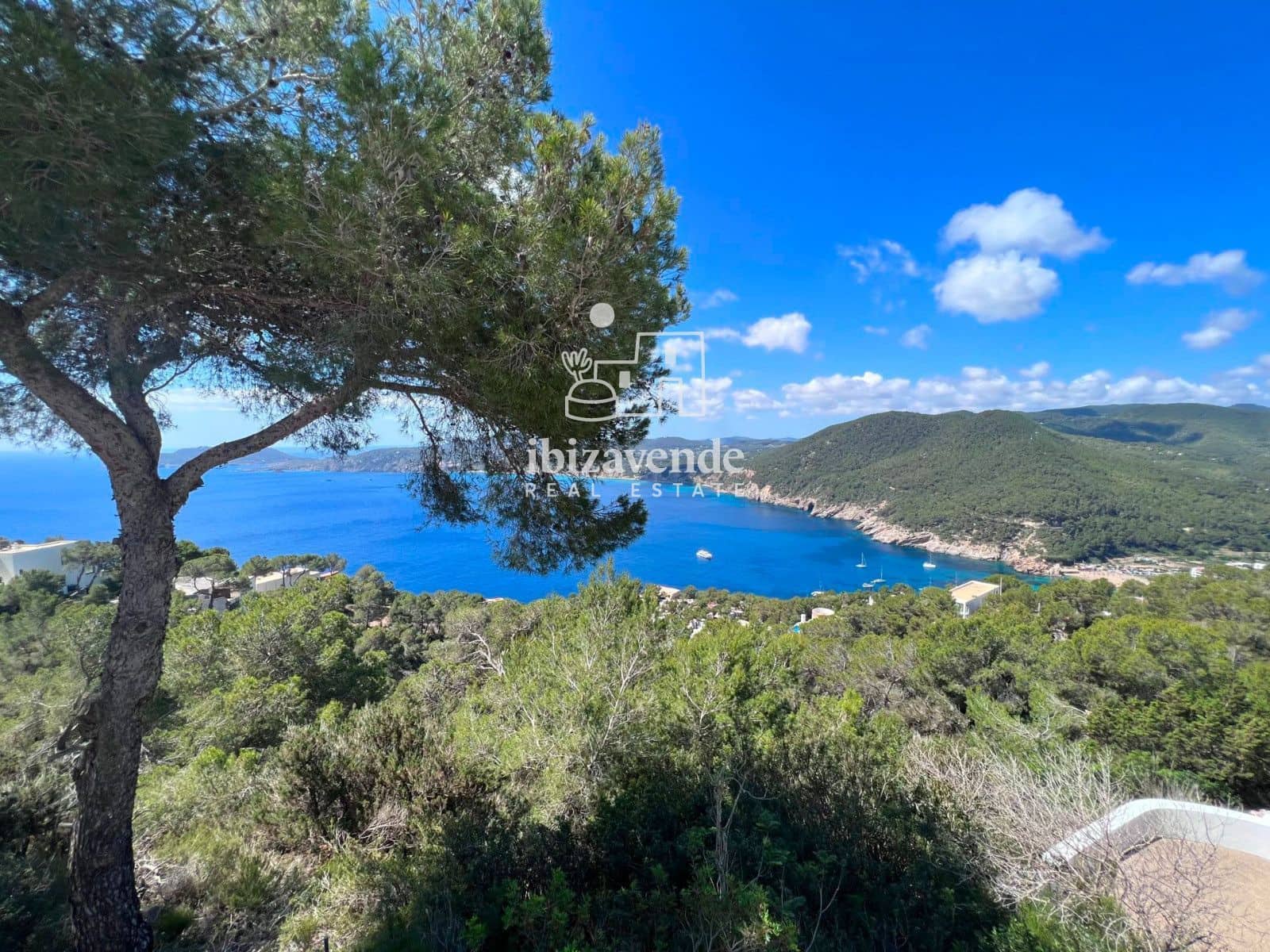 3 makuuhuone Huvila vuokrattavana paikassa Sant Joan de Labritja mukana uima-altaan 
autotalli - 5 600 € (Ref: 10029827)
