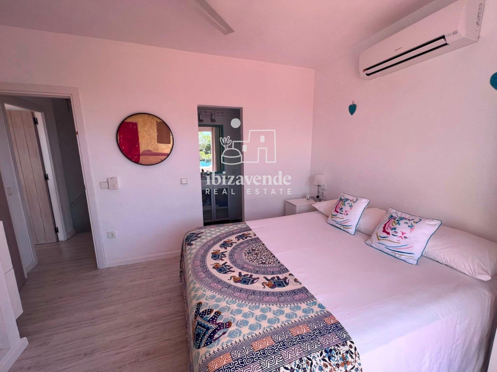 3 makuuhuone Huvila vuokrattavana paikassa Sant Joan de Labritja mukana uima-altaan 
autotalli - 5 600 € (Ref: 10029827)