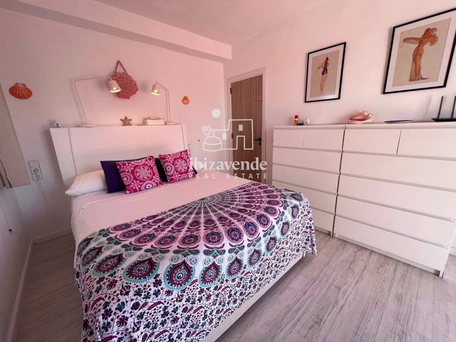 3 makuuhuone Huvila vuokrattavana paikassa Sant Joan de Labritja mukana uima-altaan 
autotalli - 5 600 € (Ref: 10029827)