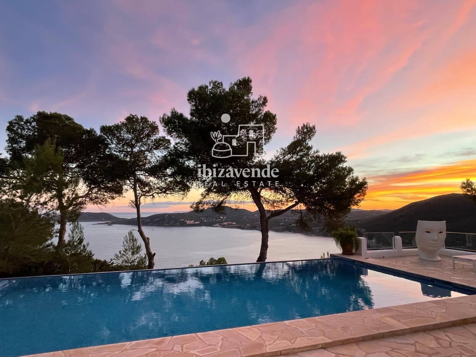 3 makuuhuone Huvila vuokrattavana paikassa Sant Joan de Labritja mukana uima-altaan 
autotalli - 5 600 € (Ref: 10029827)