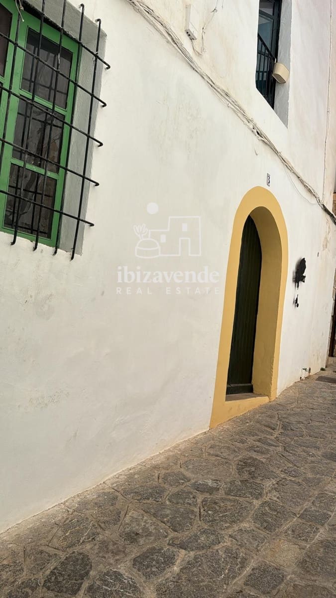 4 bedroom Villa for sale in Ibiza / Eivissa town - € 3,000,000 (Ref: 10030985)