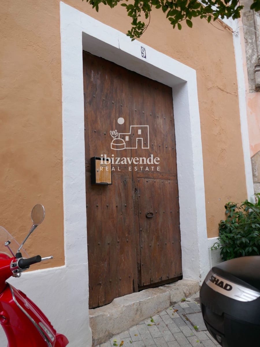 4 bedroom Villa for sale in Ibiza / Eivissa town - € 3,000,000 (Ref: 10030985)
