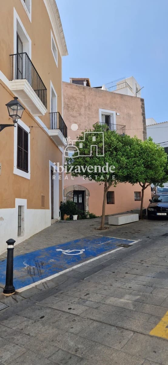 4 bedroom Villa for sale in Ibiza / Eivissa town - € 3,000,000 (Ref: 10030985)