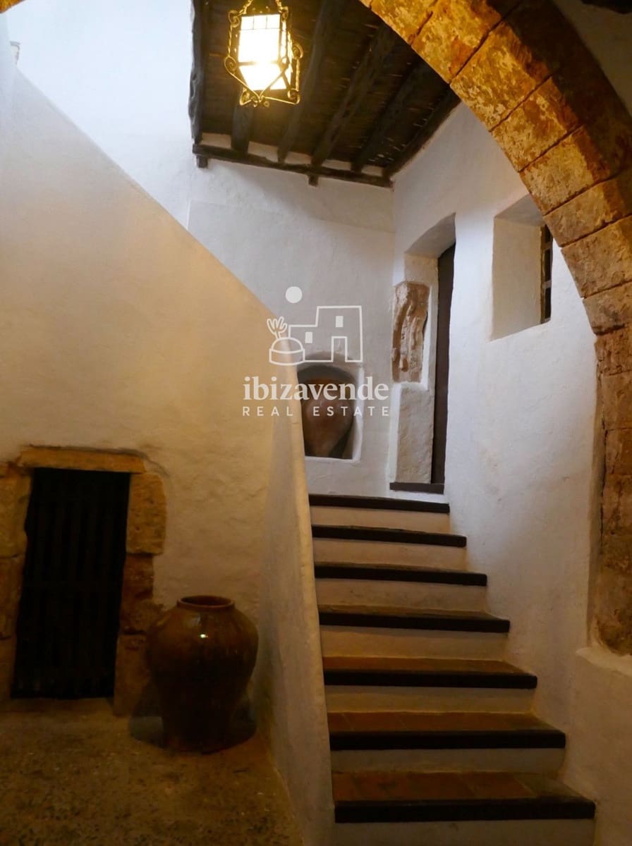 4 bedroom Villa for sale in Ibiza / Eivissa town - € 3,000,000 (Ref: 10030985)