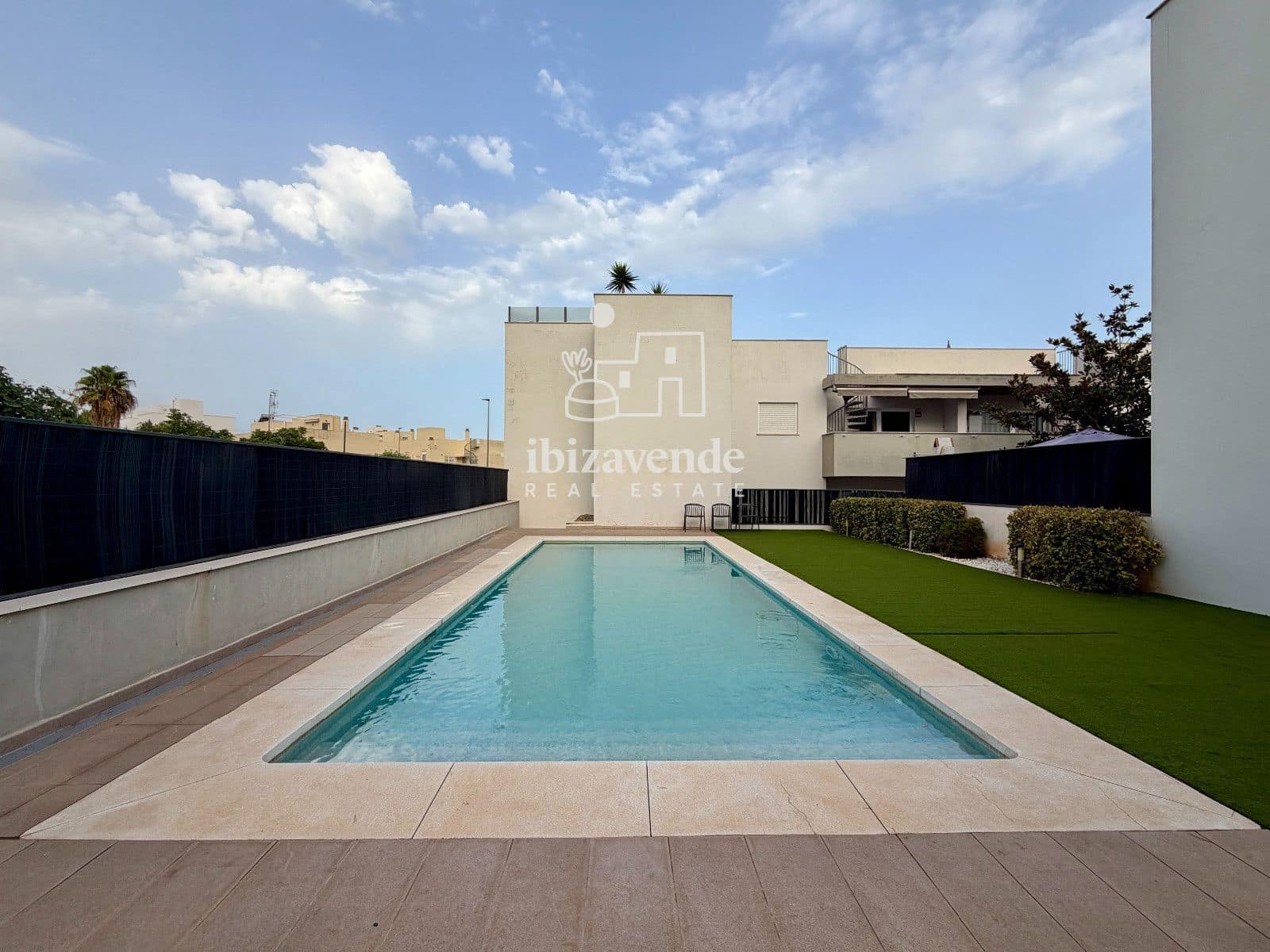 2 chambre Appartement à vendre à Sant Antoni de Portmany avec piscine garage - 610 000 € (Ref: 10034389)