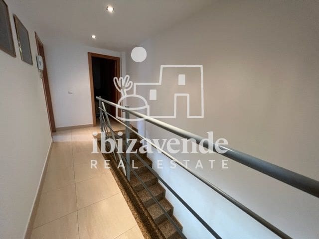 3 bedroom Flat for rent in Cala Llonga with garage - € 2,000 (Ref: 10035702)