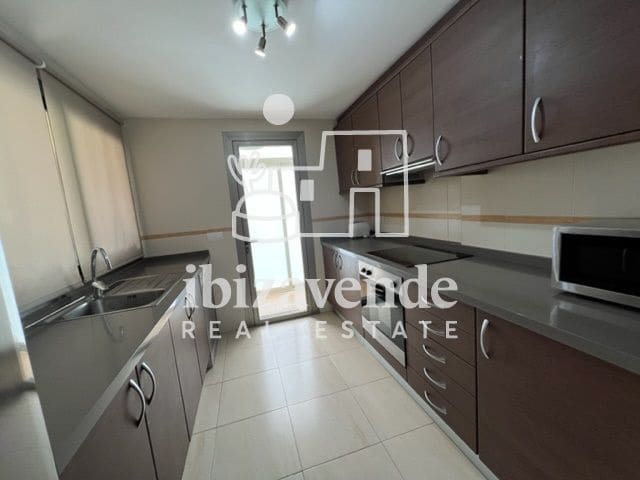 3 bedroom Flat for rent in Cala Llonga, Santa Eulalia / Santa Eularia with garage - € 2,000 (Ref: 10035702)