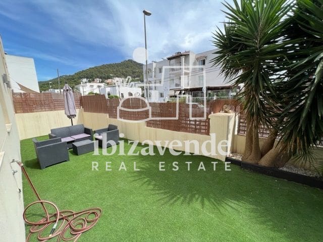 3 bedroom Flat for rent in Cala Llonga with garage - € 2,000 (Ref: 10035702)