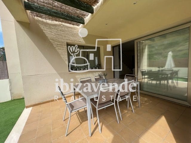 3 bedroom Flat for rent in Cala Llonga with garage - € 2,000 (Ref: 10035702)