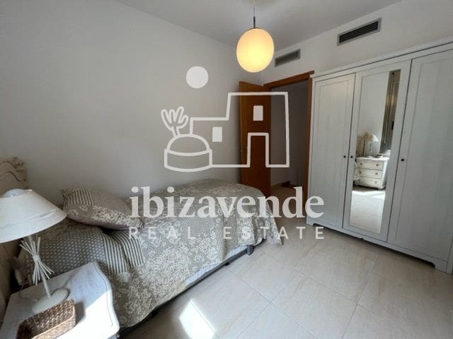 3 bedroom Flat for rent in Cala Llonga with garage - € 2,000 (Ref: 10035702)