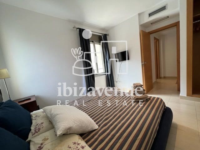 3 bedroom Flat for rent in Cala Llonga with garage - € 2,000 (Ref: 10035702)