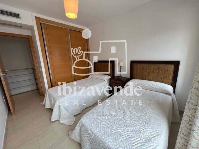 3 bedroom Flat for rent in Cala Llonga with garage - € 2,000 (Ref: 10035702)