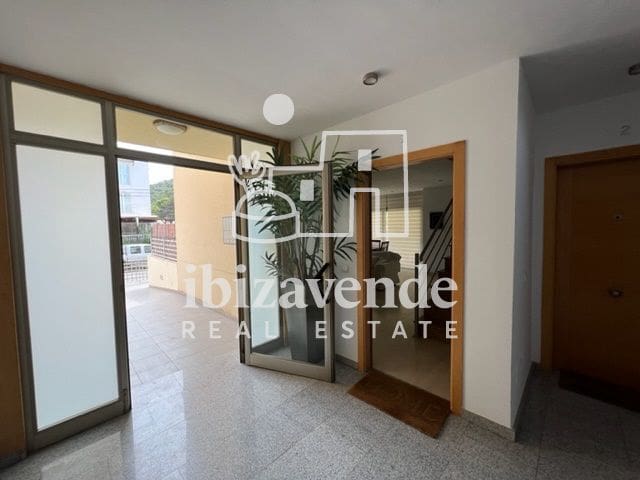 3 bedroom Flat for rent in Cala Llonga with garage - € 2,000 (Ref: 10035702)