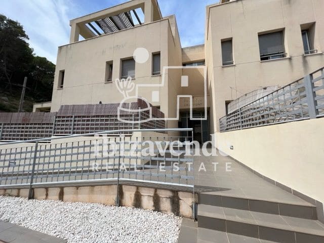 3 bedroom Flat for rent in Cala Llonga with garage - € 2,000 (Ref: 10035702)