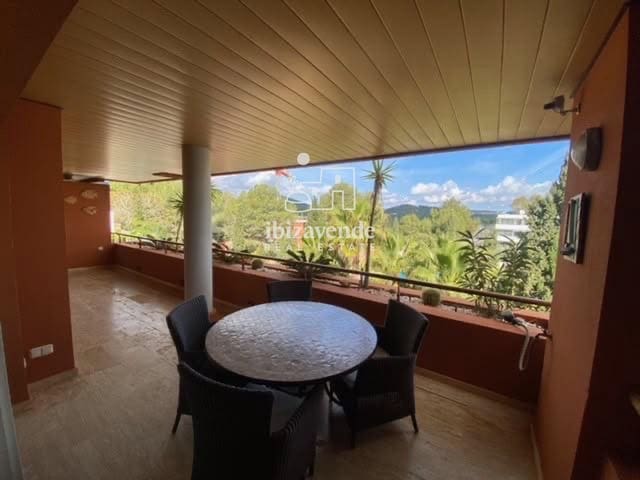 Piso de 2 habitaciones en Roca Llisa, Santa Eulalia / Santa Eularia en alquiler con piscina garaje - 2.600 € (Ref: 10039138)