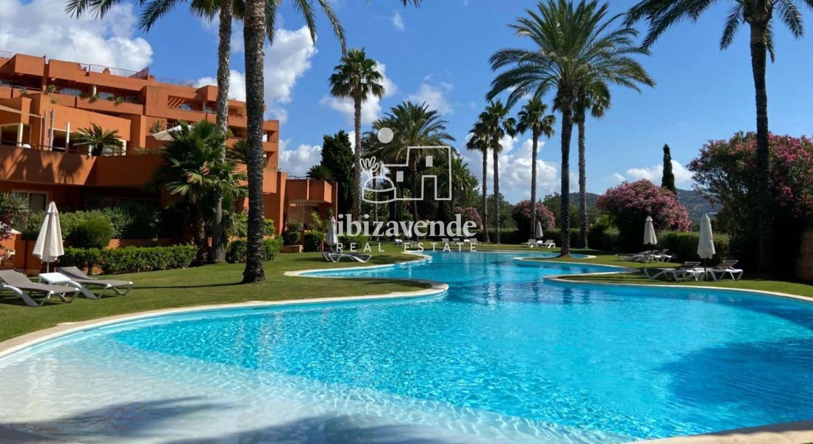 2 bedroom Flat for rent in Roca Llisa with pool garage - € 2,600 (Ref: 10039138)