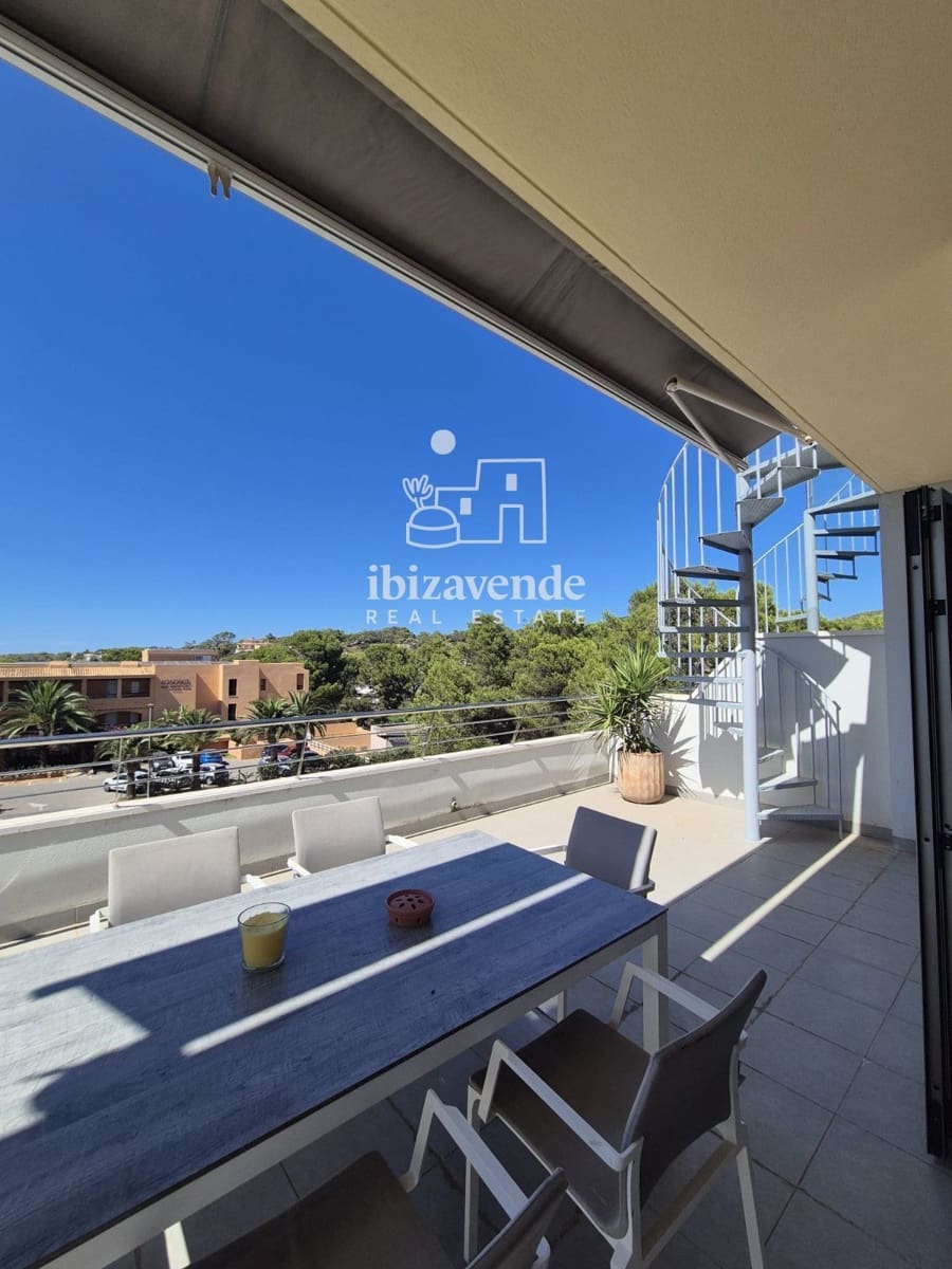 Ático de 2 habitaciones en Cala Tarida en alquiler con piscina garaje - 2.200 € (Ref: 10041833)