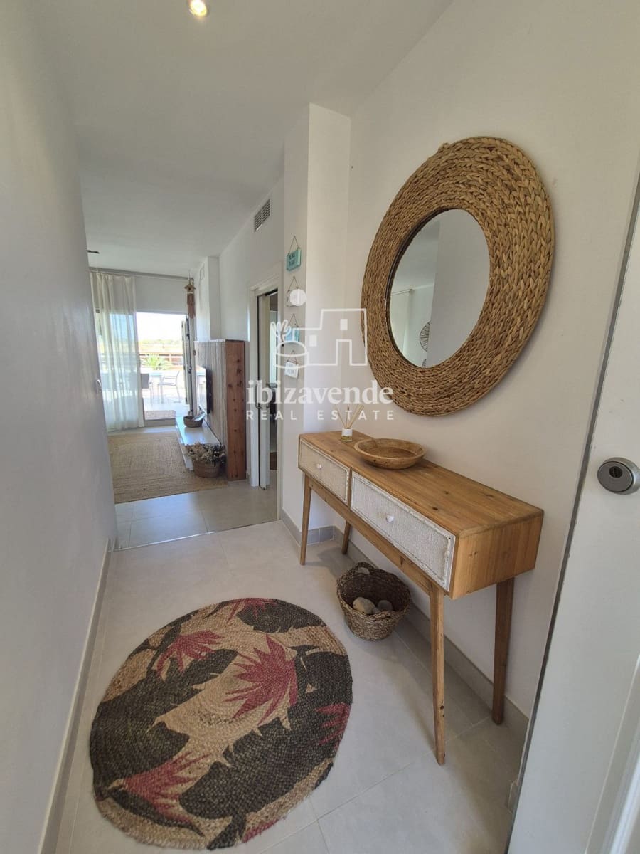 Ático de 2 habitaciones en Cala Tarida en alquiler con piscina garaje - 2.200 € (Ref: 10041833)