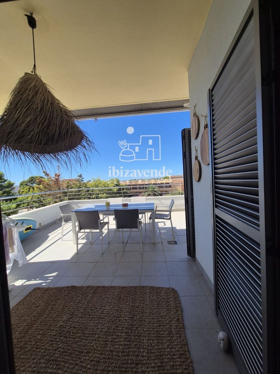 Ático de 2 habitaciones en Cala Tarida en alquiler con piscina garaje - 2.200 € (Ref: 10041833)